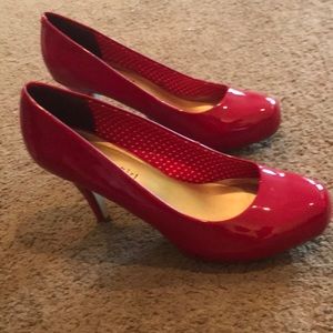 Madden Girl red high heels. Size 7 1/2